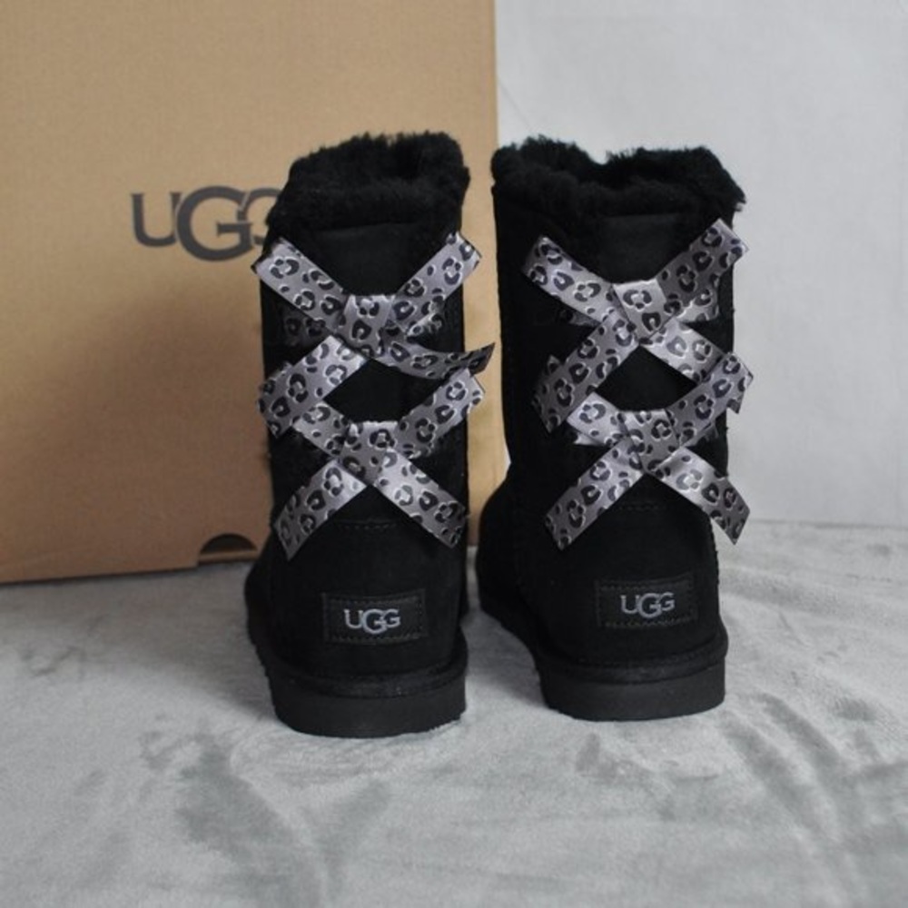 BRAND NEW Girls Black Ugg’s - Picture 16 of 16